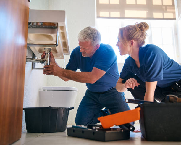Best Clogged Drain Plumber  in Lowellville, OH